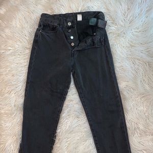 High waisted vintage jeans